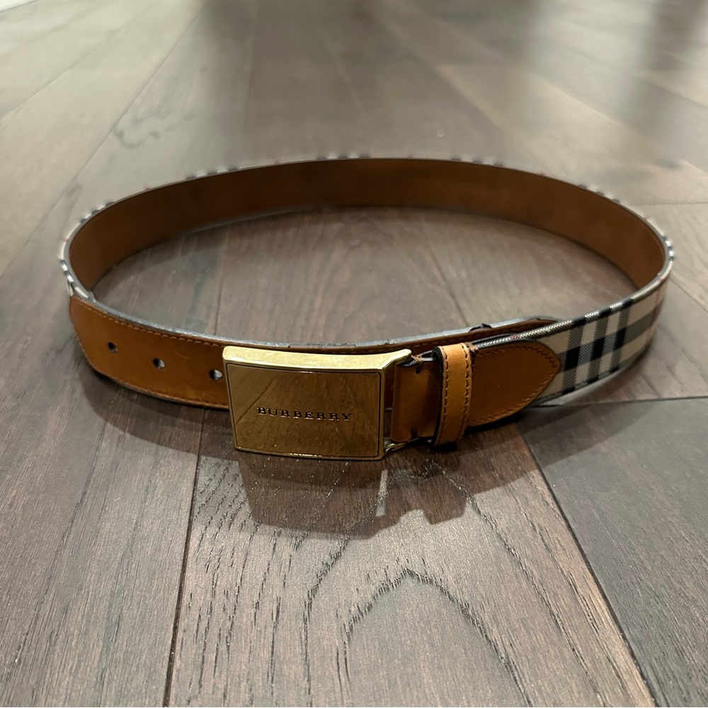 Men’s Burberry belt - size 90